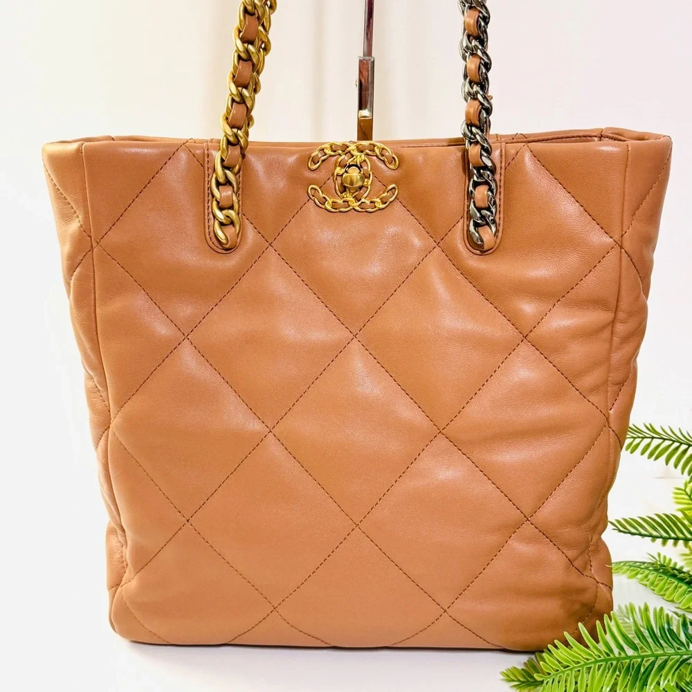 CHANEL Lambskin Quilted Leather Shopping Bag in Light Caramel Brown - Picture 2 of 16